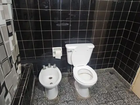 CASA 3 AMB. CON COCHERA VENTA VILLA LUZURIAGA