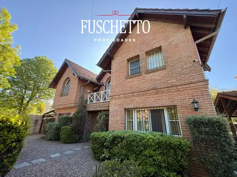 Zona Hindú Club (Gral.Alvear 810 y Av. del Golf) Casa 4 dorm. Jardín. Cochera. Pileta. Parrilla. Lote 522 m2