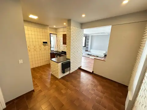 Depto Tipo Casa en Alquiler de 4 ambientes