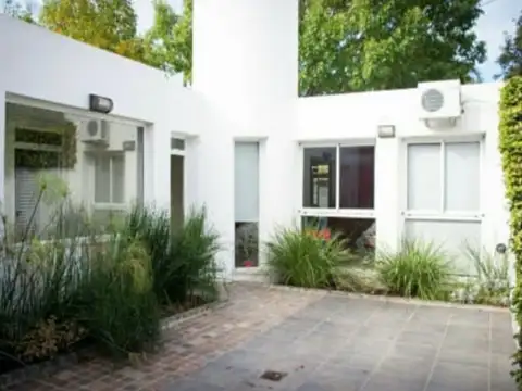 Consultorio profesional - Pampa 100 - Granadero Baigorria al 100
