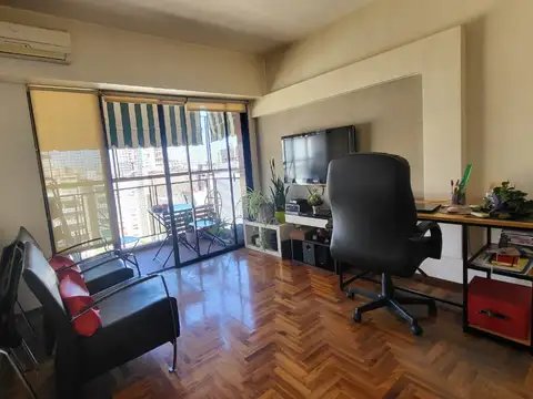 En venta depto 2 amb con Balcon en Caballito