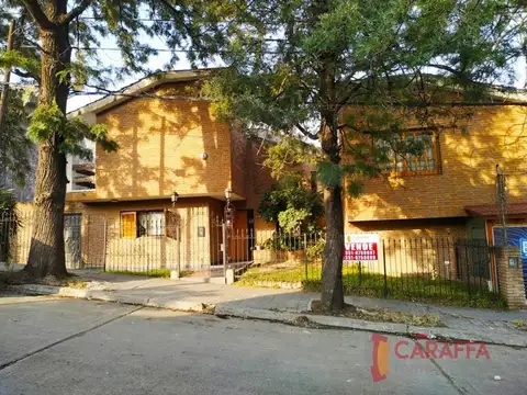 ALTOS DE VILLA CABRERA -CASA 3 DORM + DPTO + LOCAL COMERCIAL