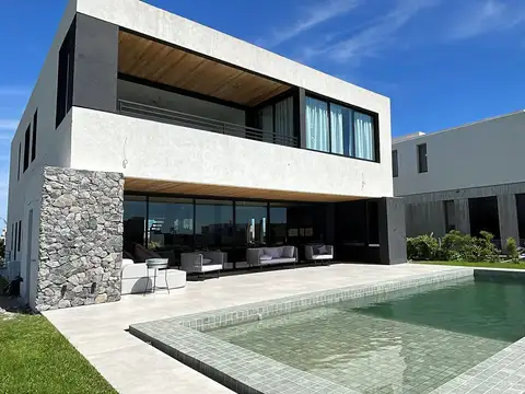 Casa  en Venta en Costas, Puertos, Escobar