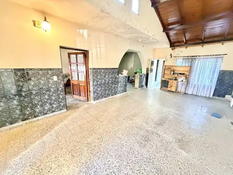 Casa 3 ambientes con 2 baños