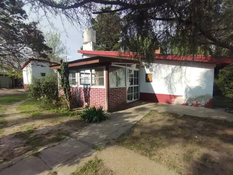 Casa 10 ambientes con 3 baños