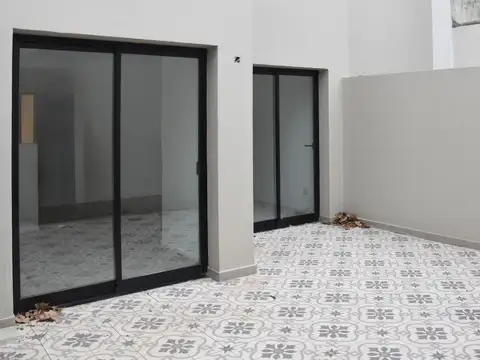 VENTA MONOAMBIENTE CON PATIO ECHESORTU