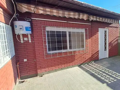 Depto Tipo Casa 5 ambientes con 1 baño