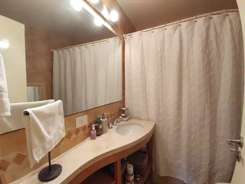 - UNICO PLANTA BAJA CON JARDIN - IMPECABLE   - Muy lindo dos ambientes con jardín propio