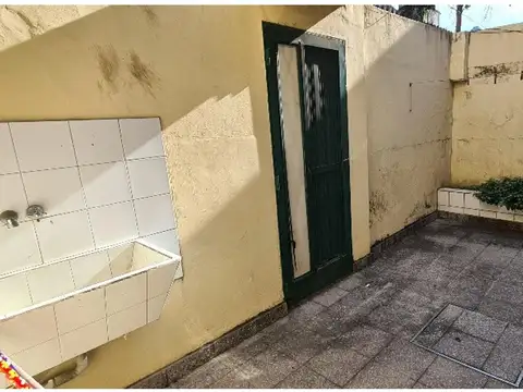 Depto Tipo Casa 2 ambientes con 1 baño