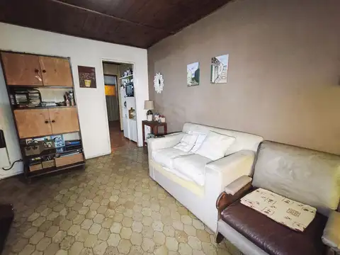Casa 4 ambientes con 1 baño