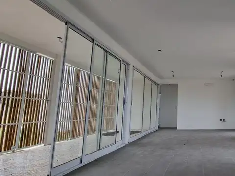 Casa 3 ambientes con 2 baños