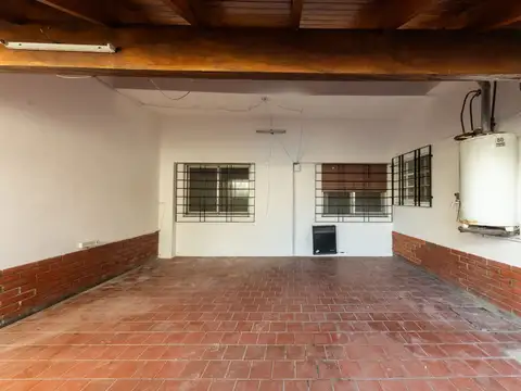 VENTA CASA 5 AMBIENTES EN VILLA TESEI HURLINGHAM