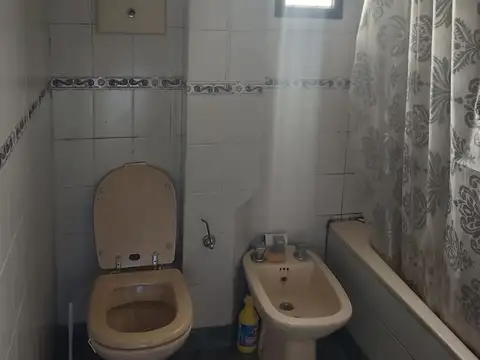 Casa ideal 2 Familias , 2 casas de 3 y 4 ambientes.