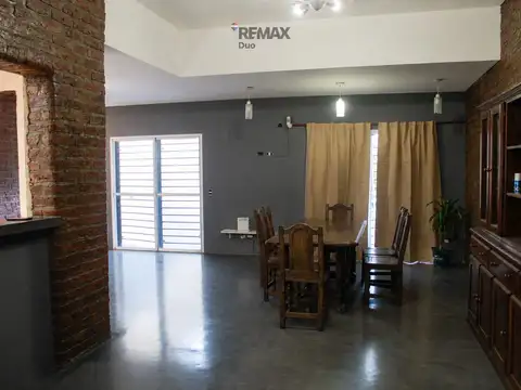 Casa en Venta con 1 cochera