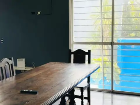 Casa 7 ambientes con 2 baños
