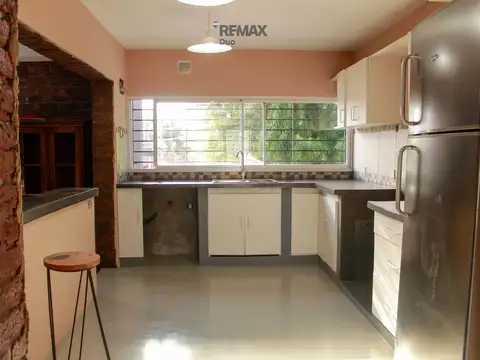 CASA EN VENTA EN PLENO CENTRO DE PRESIDENTE DERQUI