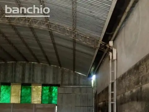 Venta Gran Terreno/Galpon - Barrio Parque