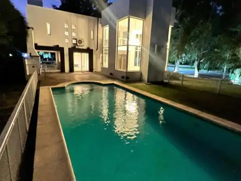 Casa en Venta y Alquiler en El Lauquen Barrio Privado
