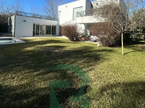 Casa en Venta de 5 dormitorios