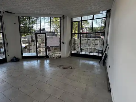 Local en Alquiler Via Púb.