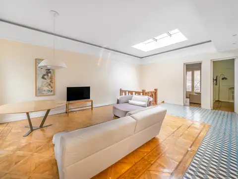 Depto Tipo Casa en Venta 90 años