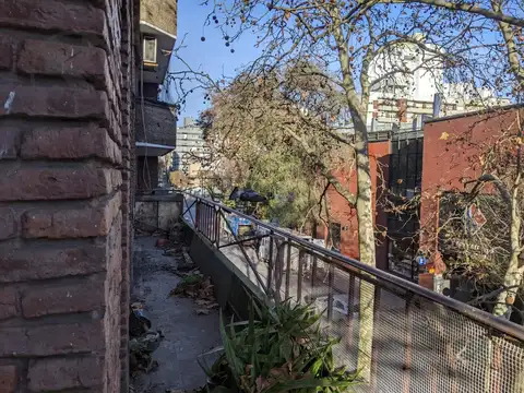 VENTA | SEMIPISO 4 AMBIENTES A RECICLAR | CENTRO