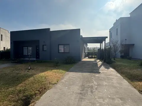 Casa en Alquiler en La Cañada - Los Arces, USD 1.200