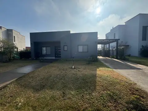 Casa en Alquiler de 3 dormitorios
