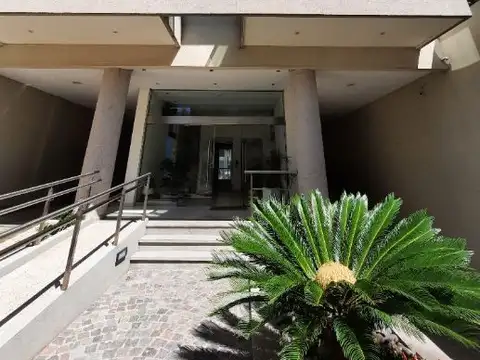 Departamento en Venta de 3 Ambientes con cochera en subsuelo en Quilmes Centro, Apto crédito 