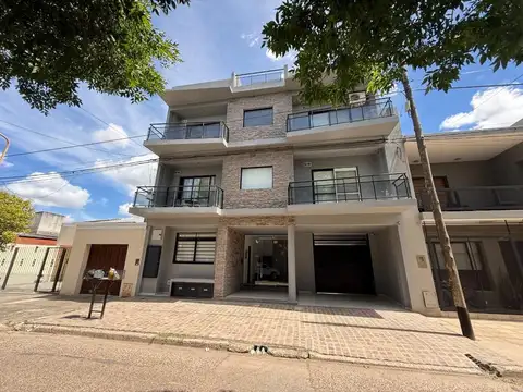 Departamento  dos dormitorios,(1en suite) y doble cochera