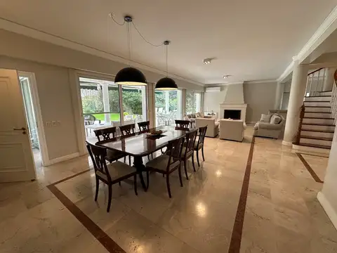 Casa en Venta con 1 cochera
