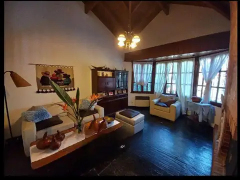 Casa 4 ambientes con 3 baños