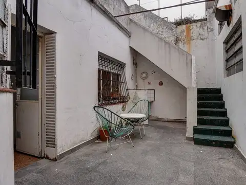 Venta Casa 3 amb, coch, galpon, Lugano APTO CRED!