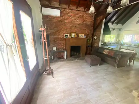Casa en Alquiler en Barrio Parque Leloir, USD 2.000
