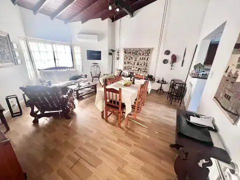 Casa 3 ambientes con 2 baños