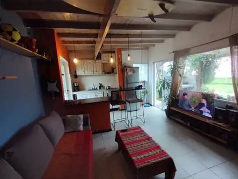 Casa 2 ambientes con 1 baño