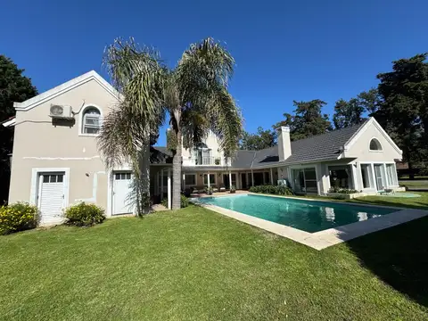 CASA EN VENTA EN SAN DIEGO 6 AMBIENTES | 5 SUITES Y FINANCIA