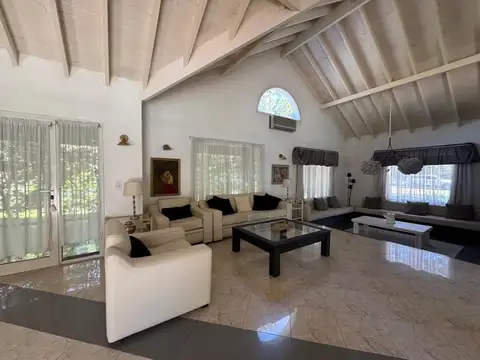 CASA EN VENTA 6 AMBIENTES EN COUNTRY SAN DIEGO