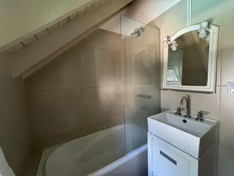 Casa en Venta con 4 cocheras
