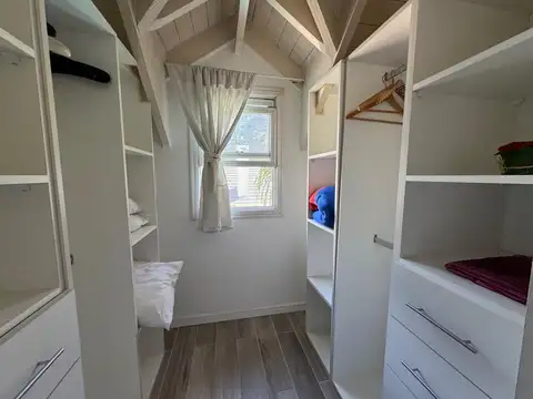 Casa 6 ambientes con 5 baños