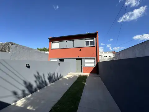 34 E/ 137 Y 138 - DUPLEX DOS DORMITORIOS