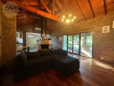 Casa 4 ambientes con 2 baños