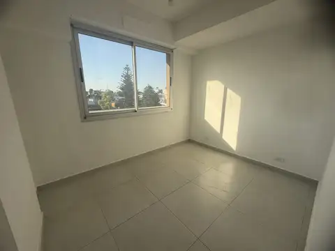 Av. Castañares 5800