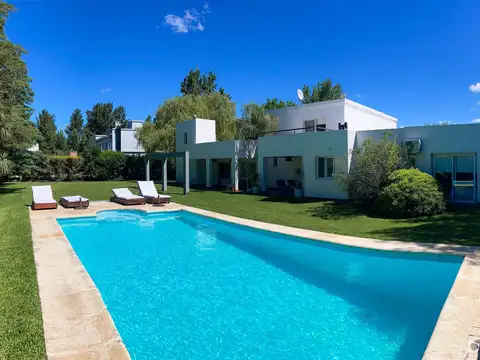 VENTA CASA 6 AMBIENTES BARRIO EL LAUQUEN CANNING 