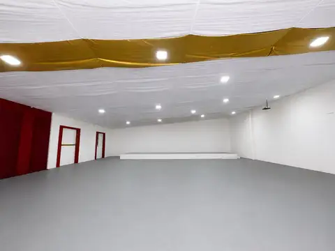 Salón + Depto en Calle 17 (O) N° 343. Gral Pico