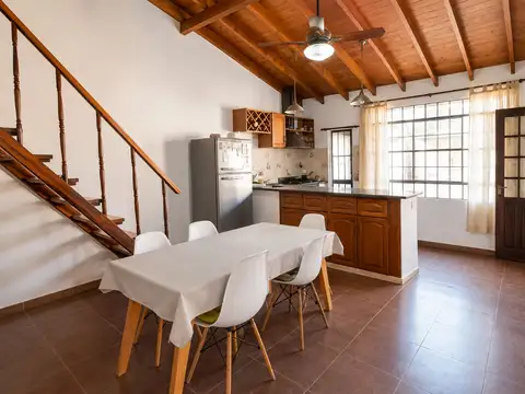 CASA 4 AMBIENTES 3 DORM EN VENTA LONGCHAMPS