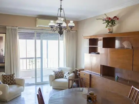 Avenida Directorio 700