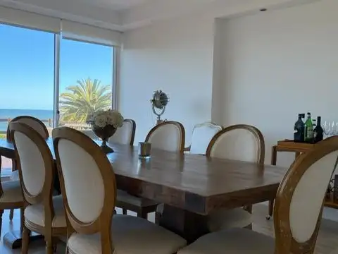 Casa 5 ambientes con 5 baños