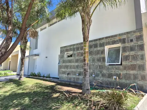 Avenida República de China 500