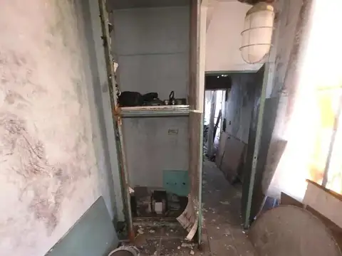 VENDO CASA CON LOCAL